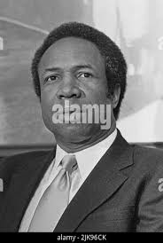 San Francisco Giants manager Frank Robinson screams at home plate umpire Dave  Pallone during the Giants 5-3 victory over the San Diego Padres in 15  innings at San Diego, June 18, 1984.