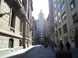 En sus 126 años de trayectoria, la bolsa de santiago ha ido creando diversos mercados para que inversionistas y emisores puedan comprar y vender valores financieros. Bolsa De Valores Santiago Avaliacoes De Viajantes Santiago Stock Exchange Tripadvisor