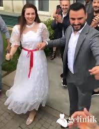 Buse varol ile alişan'ın evlenmesinin ardından alişan'ın eşi buse varol'un kim olduğu internet buse varol kimdir, buse varol kaç yaşında ve buse varol nereli? Buse Varol Gelinlik Bir Gelinlik