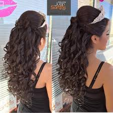 Look through a bunch of ideas of hairstyles that you can choose for your quinceanera, including potential updos, how to handle curls, and how to incorporate your crown or tiara. 20 Absolutely Stunning Quinceanera Hairstyles With Crown Quinceanera Quince Hairstyles Curls For Long Hair Hair Styles