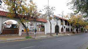 Honorando nuestra comida típica chilena y destacando con nuestras famosas parrilladas, show y música folclórica. Lmlntlvzqbcbbm