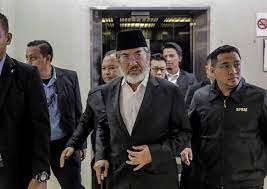 Published 7 dec 2019, 9:32 am. Musa Aman Welcomes Challenge From Brother Anifah For Sabah Cm Post