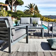 Salon de jardin encastrable, il ne prend que peu de place une fois rangé, mais permet d'asseoir 10 abordable et pratique, le salon de jardin beneffito offre un excellent compromis pour les petits. Salon De Jardin En Aluminium Gris 3 Places Cagliari Salon De Jardin Alinea