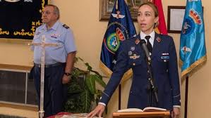 50 años del ala 12 /. La Oficial Manas Primera Mujer Al Mando De Una Unidad En El Ejercito Del Aire
