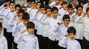 اجرای سرود سلام فرمانده دانش آموزان کهک +فیلم