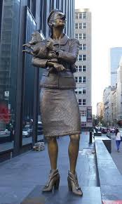 Not because sardar patel's #statueofunity is the #talleststatue in the world (for now). Statues Quo Le Caniche Francais Et Le Carlin Anglais Carlin Caniche Sculptures Artistiques