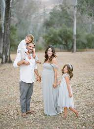 100 Layer Cakelet Family Maternity Pictures Family Maternity Photos Maternity Photography Family