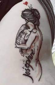 Kinder namen tattoos vom hals bis zum hinten in diesem hübschen tattoo ist victoria beckham gesehen. Tattoos Mit Namen Der Kinder Stolze Eltern Bis Unter Die Haut Sparbaby De