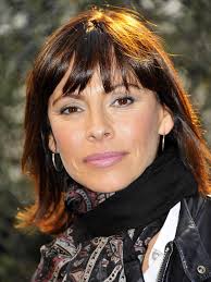 Plus de 300 000 spectateurs sont venus les applaudir du splendid au casino de paris en passant par le grand gymnase et les planches de france et de navarre. Mathilda May Filmek Kepek Dijak Szemelyiseg Adatlap Mafab Hu