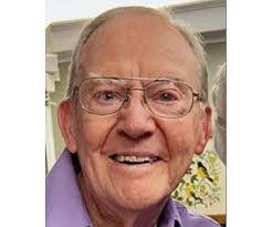 Jake Howell's Instagram, Twitter & Facebook