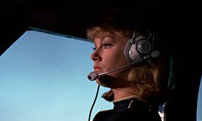 Identifiera Pussy Galore's Flygande Cirkus : r/JamesBond