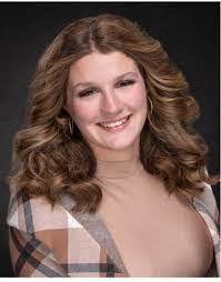 Rebekah Perry's Instagram, Twitter & Facebook