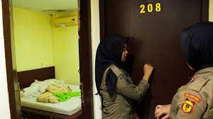 2 apakah reddoorz aman untuk pasangan? Satpol Pp Menciduk 50 Pasangan Tak Resmi Sedang Asik Di Kamar Losmen Suara Malang