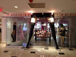 Inside The Flamingo Hotel In Las Vegas Las Vegas Hotels Flamingo Hotel Las Vegas