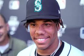 Braves' Didier Fuentes debuts vs. Marlins as youngest active player in the  majors