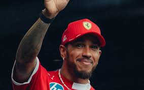 Hamilton prišiel s novým vysvetlením piatkových hodín. Spôsobil ich tajomný  nový diel