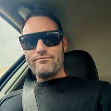 Just practicing SRV-scuttle buttin 🙂on my tele... it's not perfect...I  didn't own electric guitar at all for more than a year 🙂