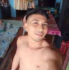 Kung mahal mo asawa mo ilan taon na kayong nagsasama sa sakit at pagdurusa"  😂