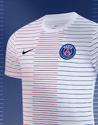 Blitzschnelle lieferung nach ganz deutschland und ab 50 euro versandkostenfrei. Nike Psg 19 20 Pre Match Shirt Released Footy Headlines
