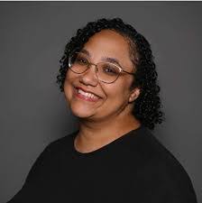 Sonia Mckenzie's Instagram, Twitter & Facebook