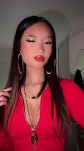 Sarah Petersheim's Instagram, Twitter & Facebook