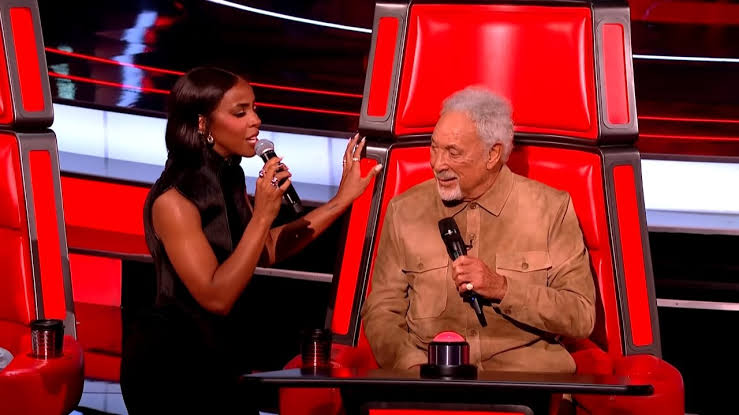 Kelly Rowland and Sir Tom Jones Unite for Classic Duet on The Voice UK - The  Music Man