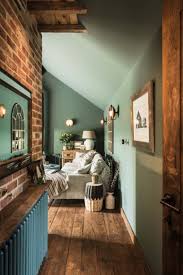 The Sanctuary Offers A Delightful Forested Retreat In Hampshire Deco Maison Interieur Amenagement Maison Maison Turquoise