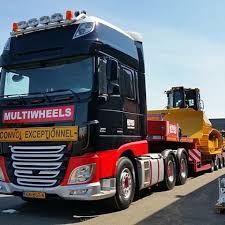 Pin By Marcelo Ferreira On Heavy Haulage In 2020 Haulage Trucks Vehicles