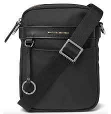 Not just the youths, the adults and the elderly people can carry it conveniently. 14 Best Crossbody Bags For Men 2020