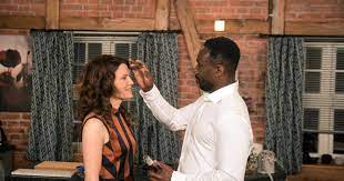 Durch die gemeinsame arbeit werden bei tine und ole anscheinend alte gefühle wach. Flirttrick Rote Rosen Ard Das Erste