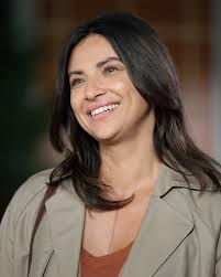 We're back! Your favorite Thursday crew has clocked in 🥼🏥 #GreysAnatomy