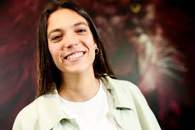 GALLERY: Paula Tomás checks in at Aston Villa!