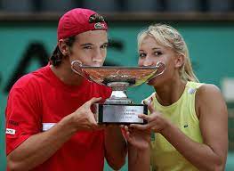 En effet, en plus d'avoir rendu fous les organisateurs de roland garros qui l'ont même disputé en plein direct, on est venus me voir, visiblement, les joueuses m'entendent très bien, et je. Pierre Etienne Leonard The French Touch Bruits De Couloirs