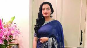 Dia's father frank handrich was a german, while her mother deepa is a bengali. Dia Mirza Gets Traditional