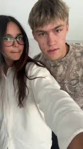 Karissa Holcomb's Instagram, Twitter & Facebook