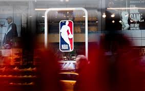 The nba logo is one of the most identifiable images in sports, but there's been a recent movement to change it. Kobe Bryant As Nba Logo No Plans To Change Adam Silver Says Los Angeles Times