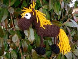 Un Cheval Porte Cles Au Crochet Porte Cle Crochet Cheval