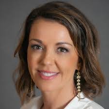 Lori Lyons's Instagram, Twitter & Facebook