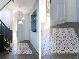 Renovation D Une Maison De Famille Tapis Carrele L Entree A Change Avec La Pose De Placards De Range Deco Entree Maison Maison De Famille Renovation Maison