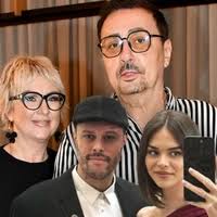 FOTO) VELJKO SA DUGOM PLAVOM KOSOM I ŠIŠKAMA Isplivala fotografija Cece sa  decom iz prošlosti: A tek kad vidite Anastasiju