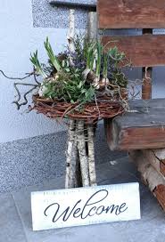 Blumen Deko Vor Der Haustur Ideen Blumen Deko Der Flowerdecorations Haustur Ideen In 2020 Osterdeko Fruhlingsdekoration Fruhlings Dekoration