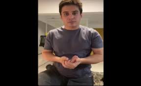 O humorista seu waldemar, que apresenta o programa no balaio, da tv anhanguera, publicou no próprio instagram no último domingo (7/12) um vídeo contendo nudez feminina. Vljdh Jrjr1uwm