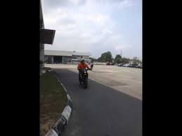 Roy kini beraksi memancing bulan.hebat permainan mu roy.hehehehhe#cpinaidil. Roy Roy Hati Kau Keras Youtube
