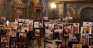 0 ratings0% found this document useful (0 votes). BisericÄƒ Din BucureÈ™ti PlinÄƒ De Fotografiile EnoriaÈ™ilor Care Ar Fi Venit La SlujbÄƒ Libertatea