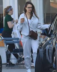 People who liked jessica alba's feet, also liked Cuyana Croc Camera Bag Worn By Jessica Alba Blue Bottle February 8 2020 Spotern
