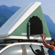 Kucing sememangnya haiwan yang terkenal dengan gelagatnya yang tidak boleh diduga. Khemah Di Atas Bumbung Kereta