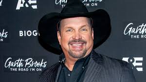 Garth Brooks gave up being 'biggest superstar'