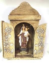 Quem usam o escapulário de nossa senhora do carmo? Imagem Nossa Senhora Carmo Resin Com Capela Oratorio Madeira No Elo7 A Padroeira Artigos Em Resina D48b8a