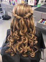 Get inspired by these cute, easy hairstyle ideas for prom 2020. Graduation Hairstyles For Long Hair Novocom Top