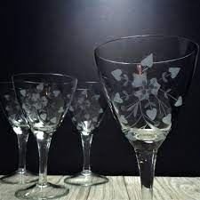 Pink depression glass etched flower pattern stemware set of 4. Vintage Etched Wine Glasses 4 Floral Heart Leaf Etched Blown Glass Goblets By Imported Associates Frosted Boh Etched Wine Glasses Etched Wine Glass Glassware